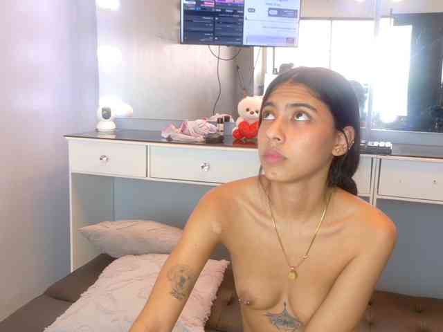 FarianaJulie webcam