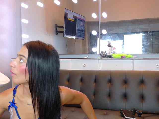 FarianaJulie webcam