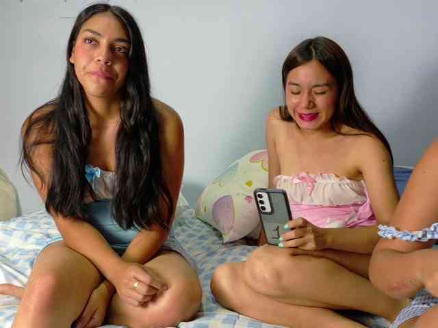 FarianaJulie webcam
