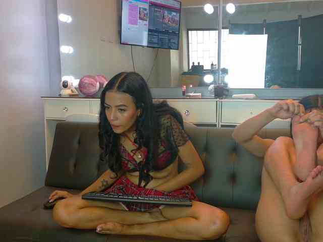 FarianaJulie webcam