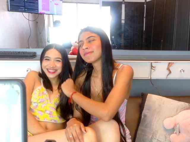 FarianaJulie webcam