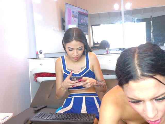 FarianaJulie webcam
