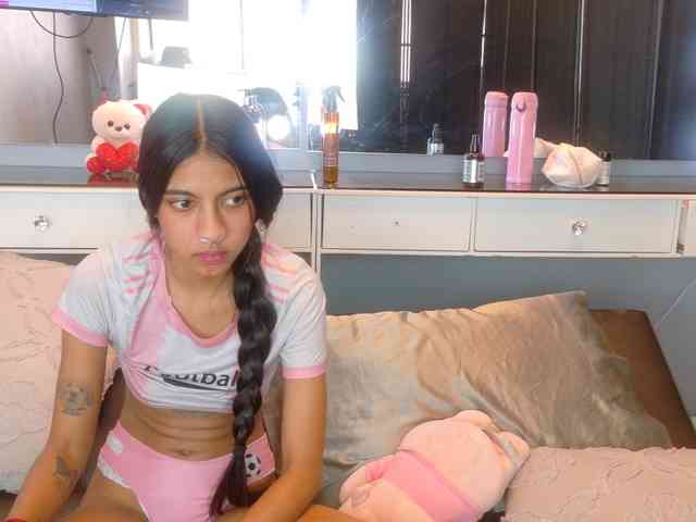 FarianaJulie webcam
