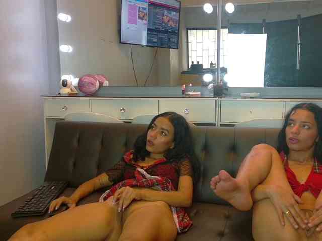 FarianaJulie webcam