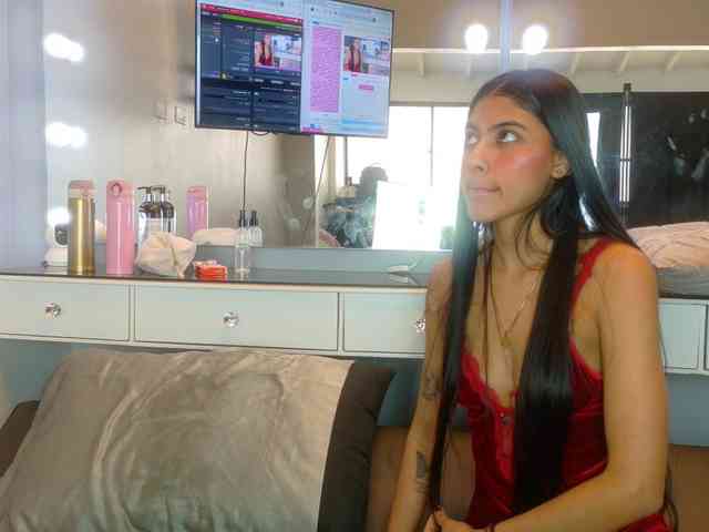 FarianaJulie webcam