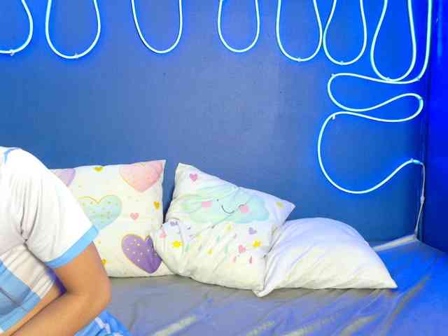 FarianaJulie webcam