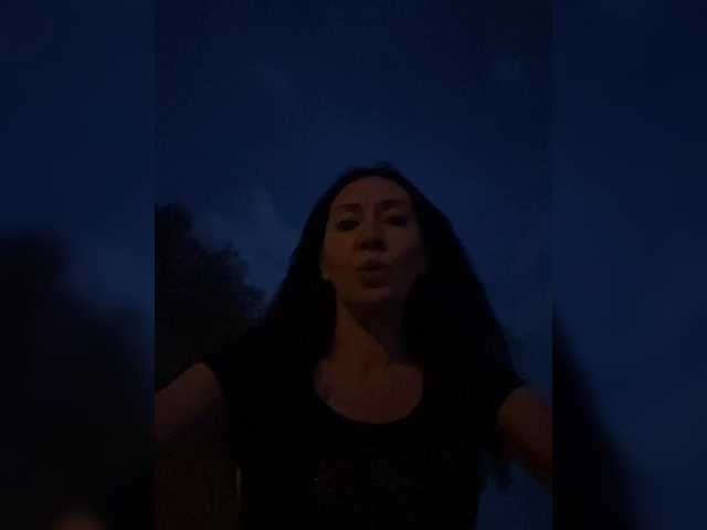 модель KarolinaMilf