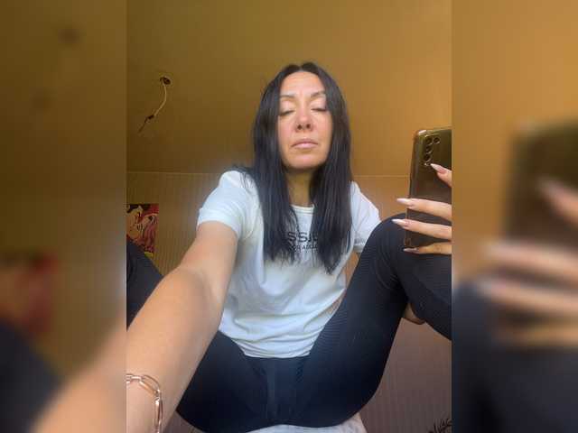 KarolinaMilf live cam on BongaCams