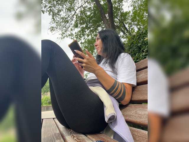 KarolinaMilf live cam on BongaCams