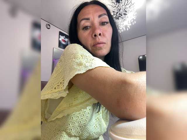 KarolinaMilf live cam on BongaCams