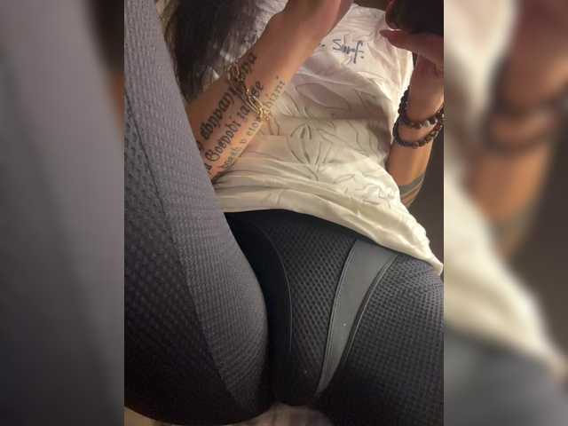 le modèle TRULIULIUSHA est en webcam porno dans un show sur le site bongacams, il possède les tags suivants: White/Caucasian,Brunette,Shaved