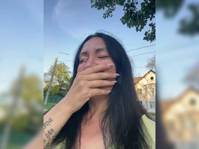 KarolinaMilf live cam on BongaCams