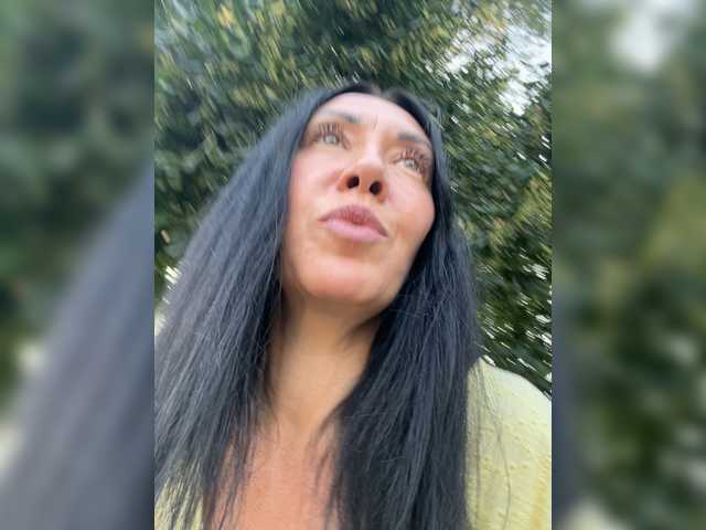KarolinaMilf live cam on BongaCams