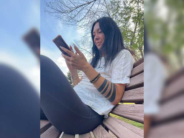 KarolinaMilf live cam on BongaCams