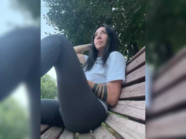 KarolinaMilf live cam on BongaCams