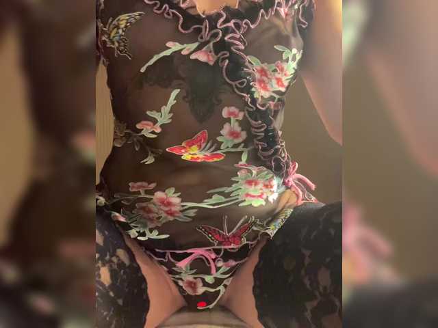 KarolinaMilf live cam on BongaCams