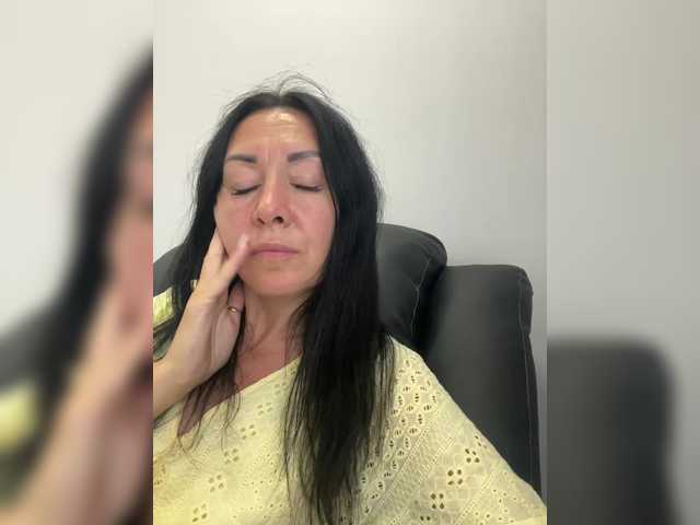 KarolinaMilf live cam on BongaCams