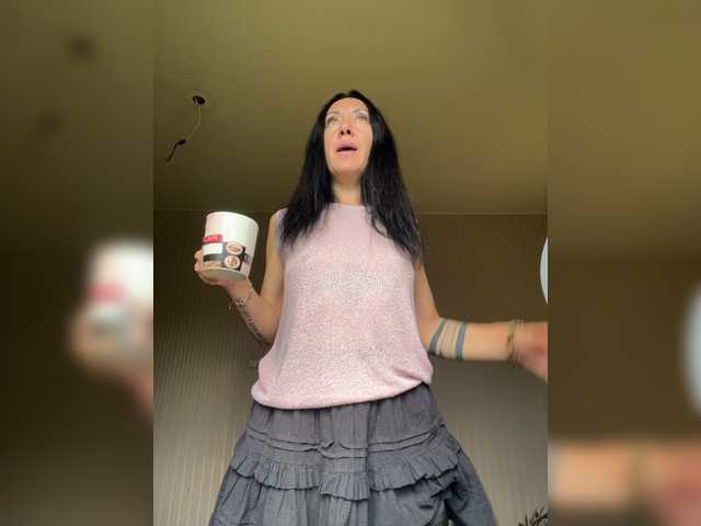 KarolinaMilf live cam on BongaCams