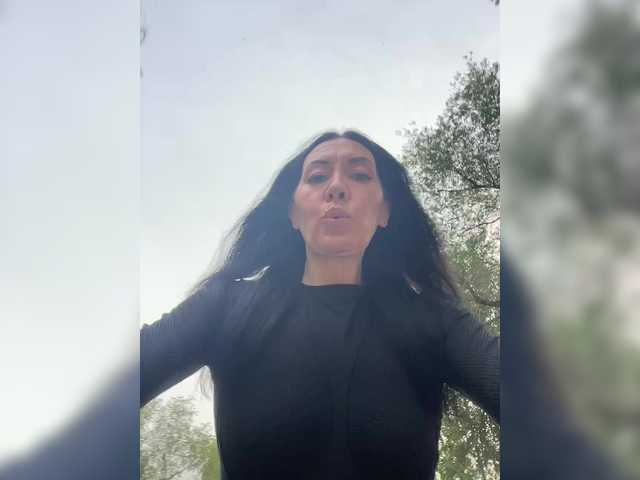 KarolinaMilf live cam on BongaCams