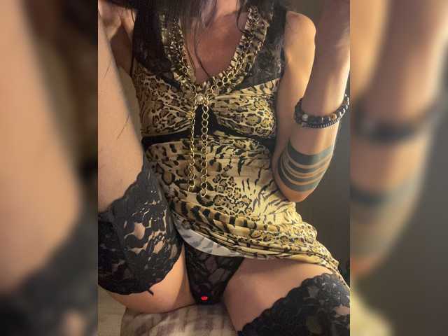 KarolinaMilf live cam on BongaCams