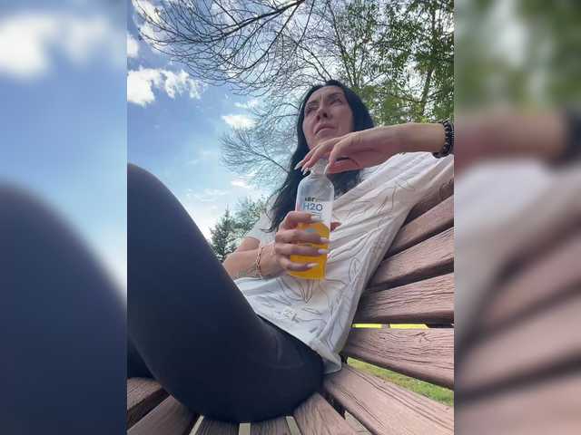 KarolinaMilf live cam on BongaCams