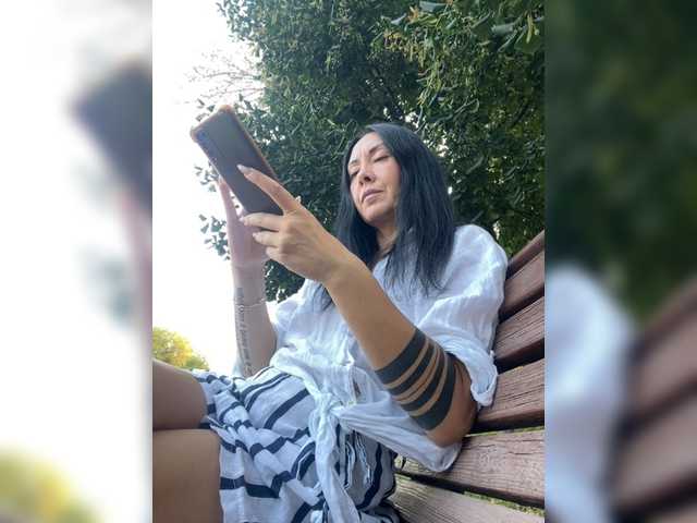 KarolinaMilf live cam on BongaCams