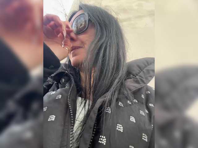 KarolinaMilf's BongaCams show and profile