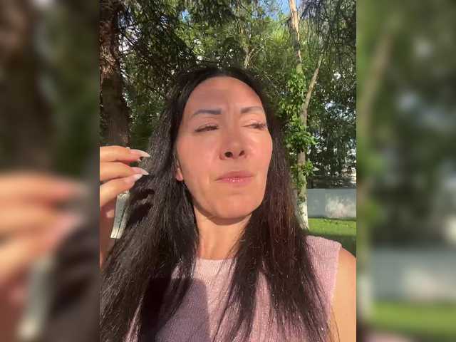 KarolinaMilf live cam on BongaCams