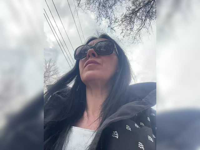 KarolinaMilf's BongaCams show and profile