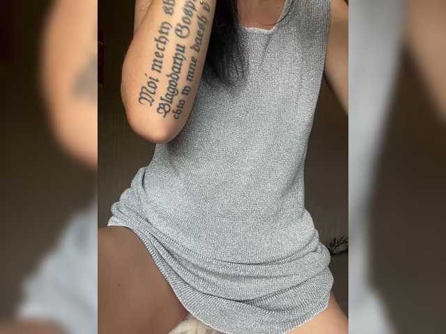 KarolinaMilf live cam on BongaCams