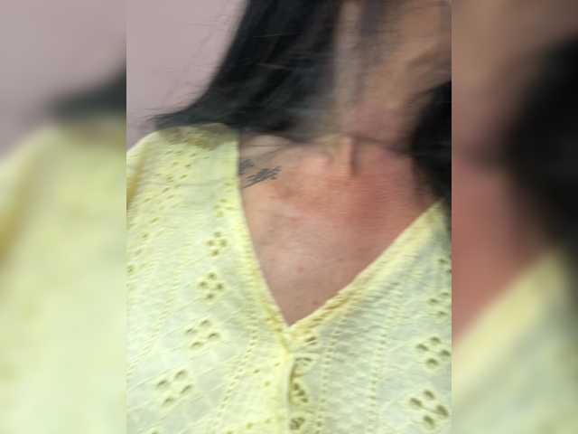 KarolinaMilf live cam on BongaCams