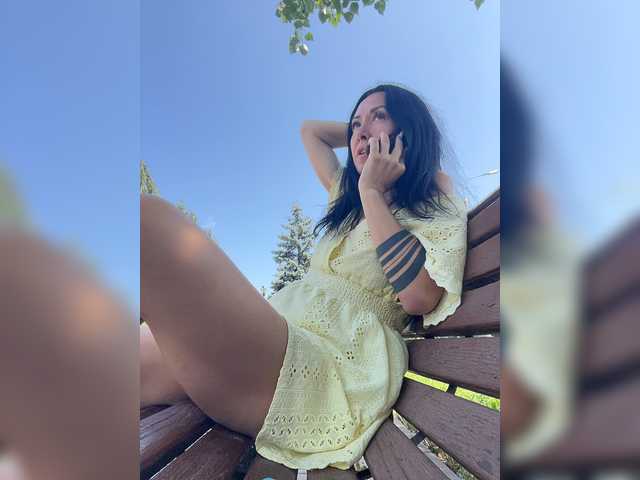 KarolinaMilf live cam on BongaCams