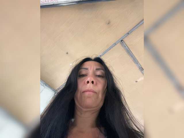 KarolinaMilf live cam on BongaCams