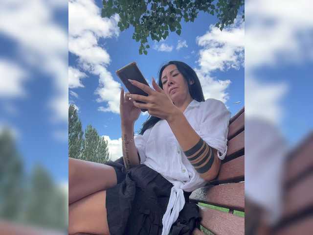 KarolinaMilf live cam on BongaCams