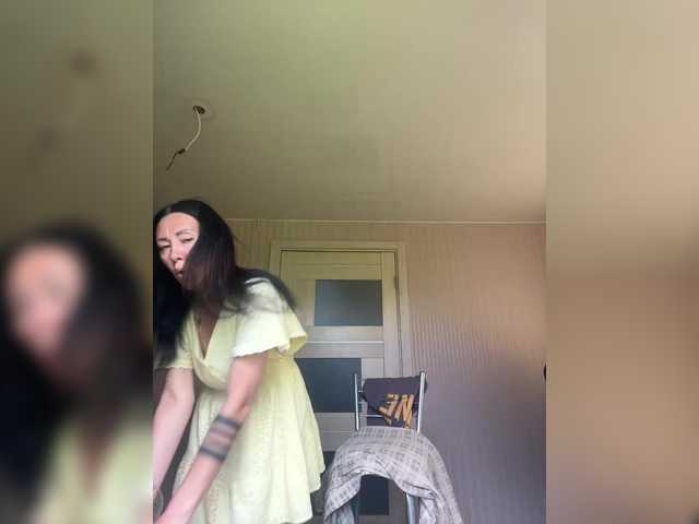 Live трансляция Karolina_Milf - Runet.cam