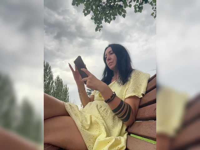KarolinaMilf live cam on BongaCams