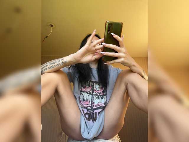 KarolinaMilf live cam on BongaCams