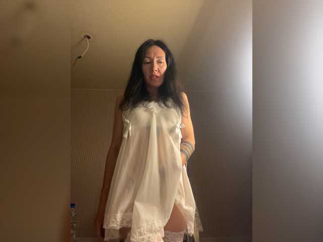 KarolinaMilf live cam on BongaCams