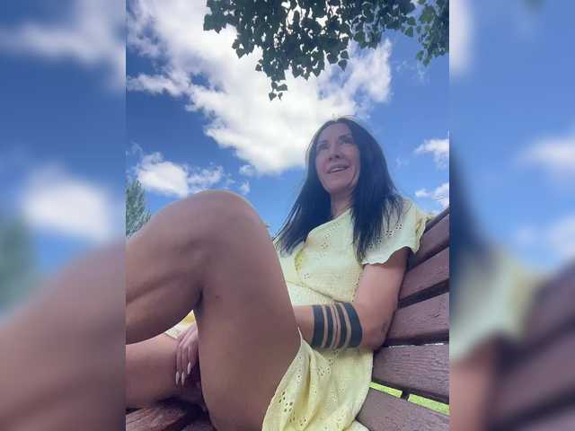 TRULIULIUSHA live webcam show