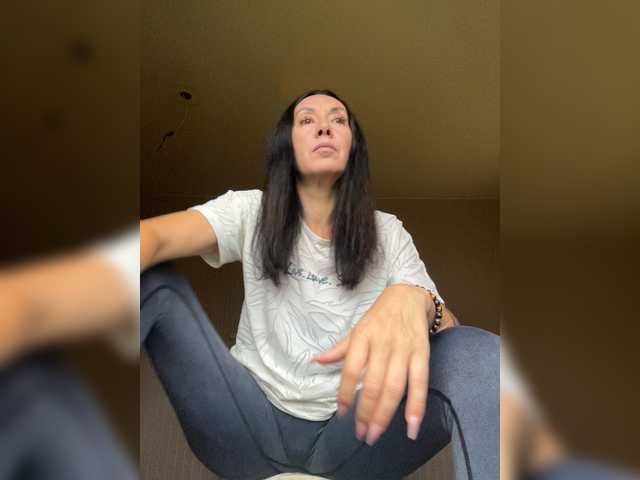 KarolinaMilf live cam on BongaCams