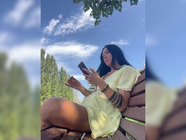 KarolinaMilf live cam on BongaCams