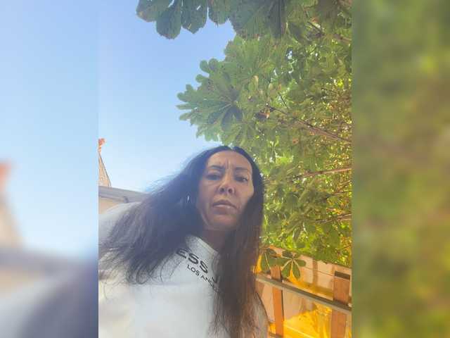 TRULIULIUSHA live webcam show