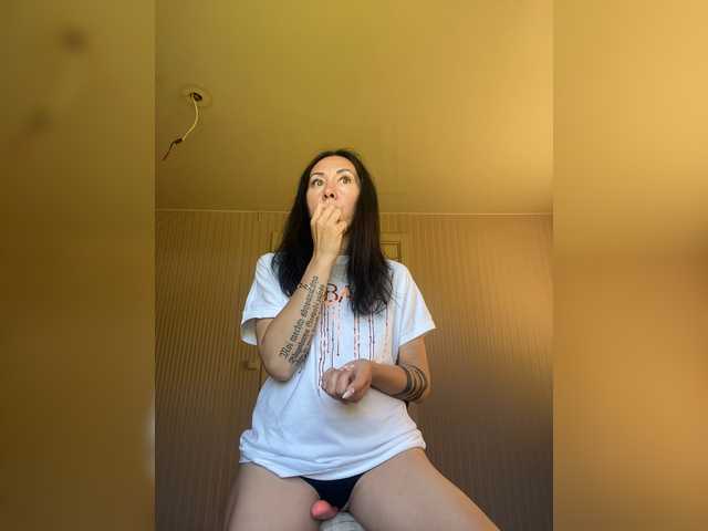 KarolinaMilf live cam on BongaCams