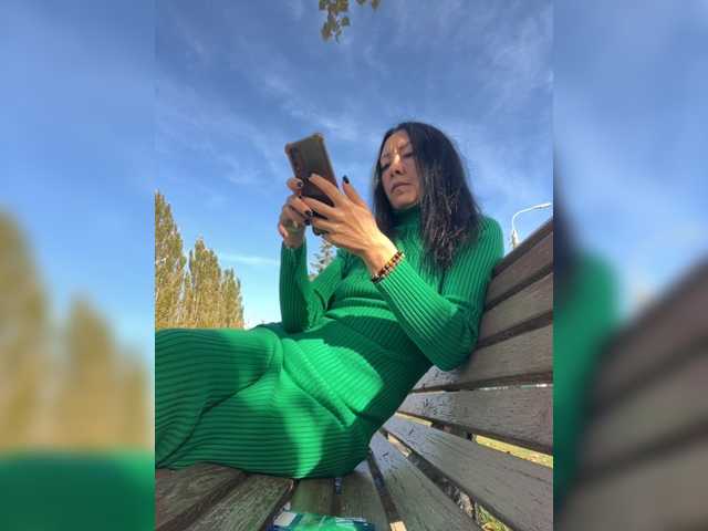 KarolinaMilf, en vivo ahora en BongaCams