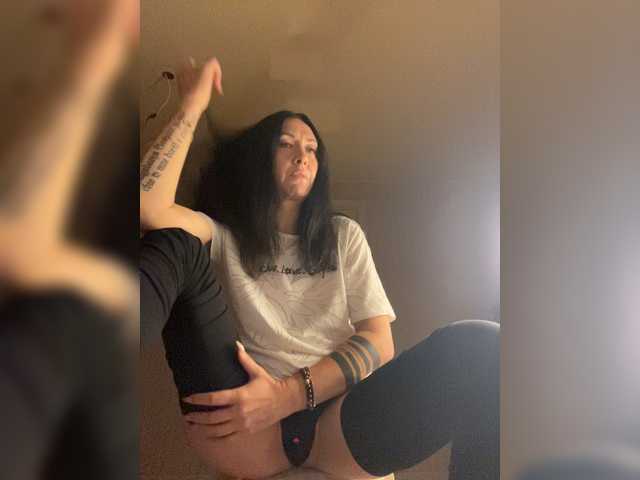 KarolinaMilf live cam on BongaCams