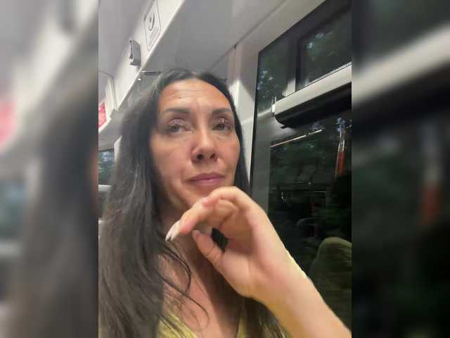KarolinaMilf live cam on BongaCams