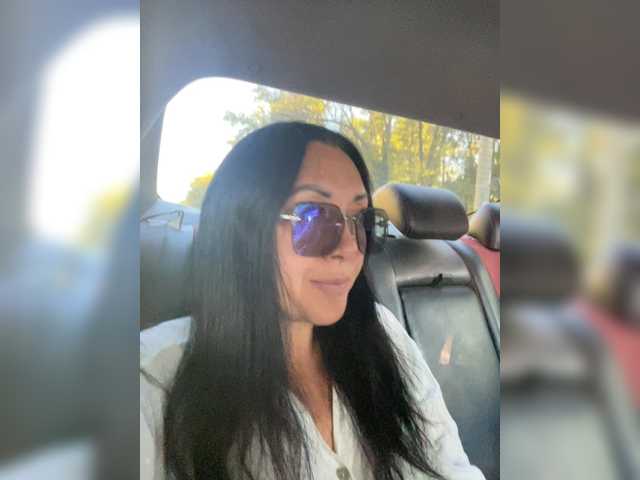 KarolinaMilf live cam on BongaCams