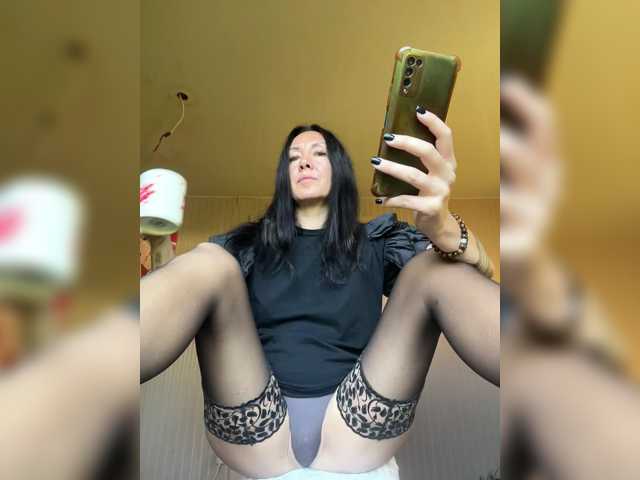 KarolinaMilf live cam on BongaCams