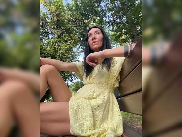KarolinaMilf live cam on BongaCams