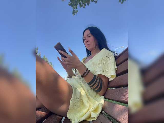 KarolinaMilf live cam on BongaCams